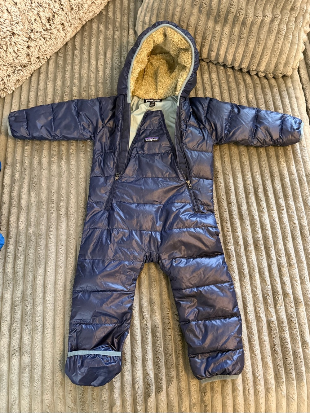 Patagonia Navy Blue Puffer Kids' One-Piece with Hood baby size 6-12 month